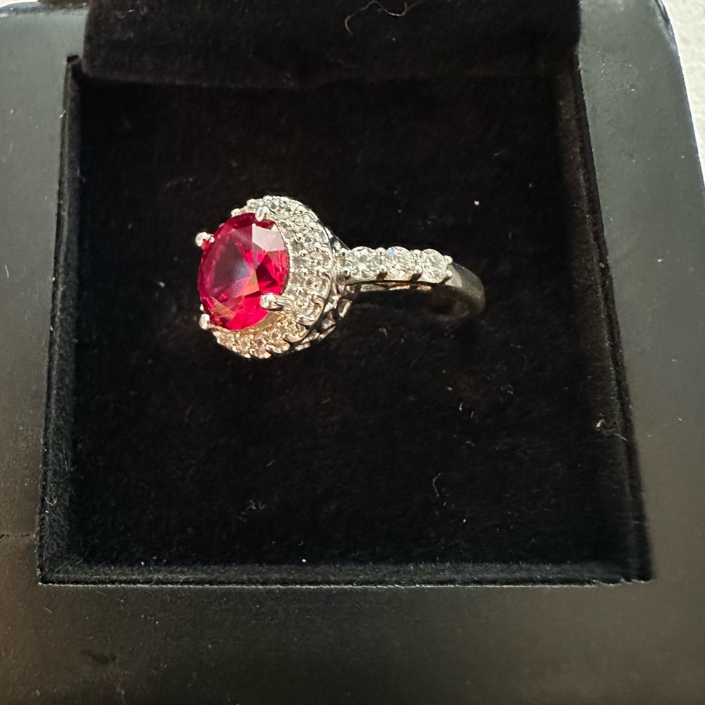 DIAMONIQUE RING SIMULATED RUBY. Sterling Silver 925. - Picture 4 of 4